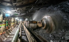 設(shè)備升級 高質(zhì)發(fā)展 | 新風(fēng)光高壓SVG為煤礦電網(wǎng)裝上"智能穩(wěn)壓器"